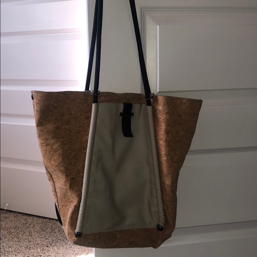Cork purse, can also be transformed as a backpack!